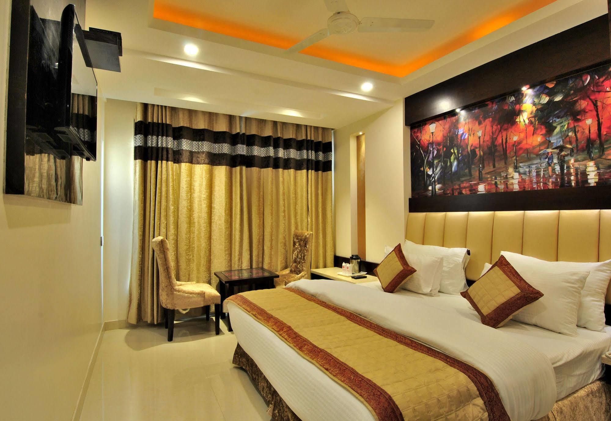 Sai Miracle - Luxury Living Nova Deli Exterior foto